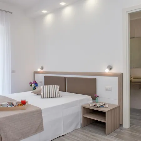 Bed and Breakfast A Un Passo Dal Mare Βιέστε