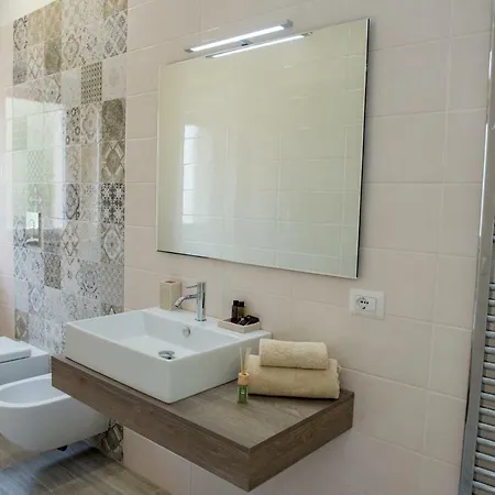 Bed and Breakfast A Un Passo Dal Mare Βιέστε