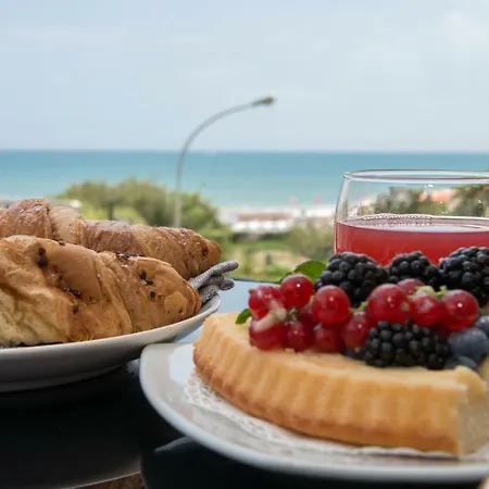 A Un Passo Dal Mare Bed & Breakfast